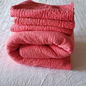 COPY - Quilt with 3 standard pillow shams